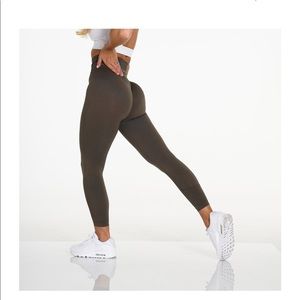 NVGTN Olive Solid Seamless Leggings